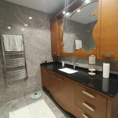 Luxury Pasakoey Triplex Villa + Grand Garden *