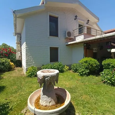 Luxury Pasakoey Triplex Villa + Grand Garden