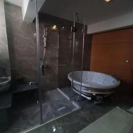 Luxury Pasakoey Triplex Villa + Grand Garden فيلة باساكوي
